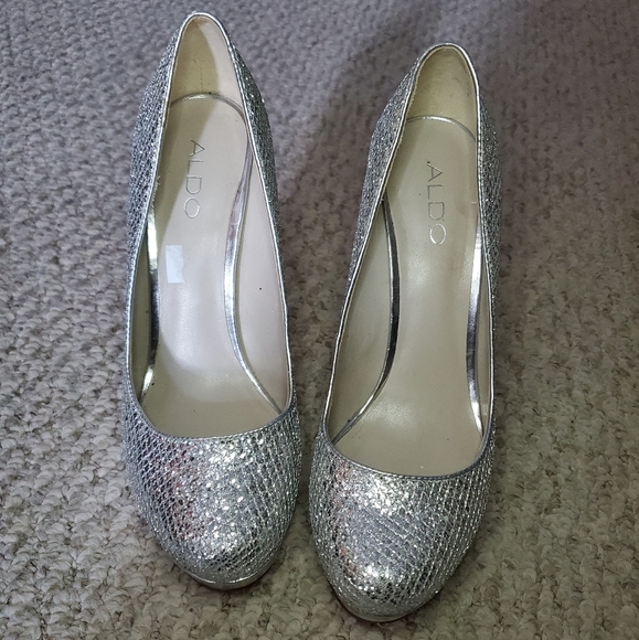Aldo Silver Pumps - Picture 3 of 3